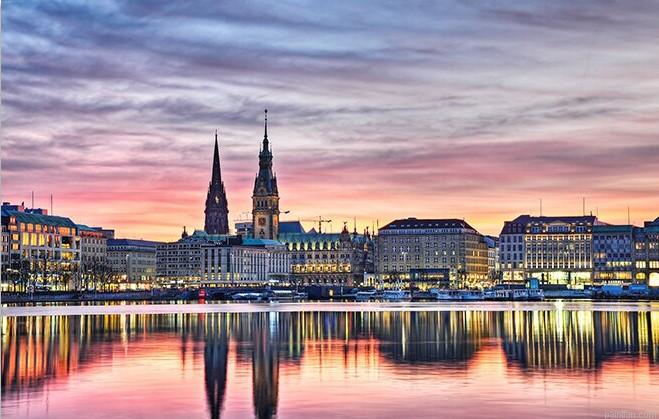 Hamburg Buildings Paint By Numbers.png